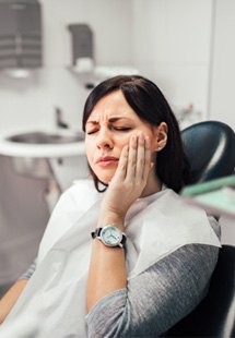 Woman with tooth pain