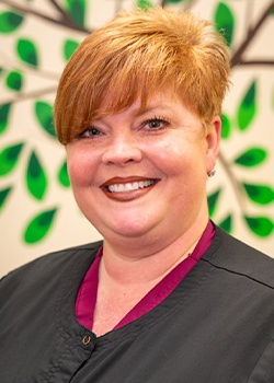 Dental hygienist Jennifer