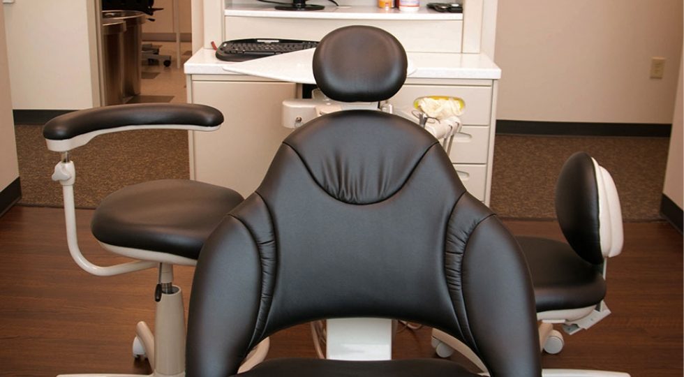 Comfortable dental treatment chair